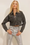 Çift Cepli Fermuarlı Crop Denim Ceket